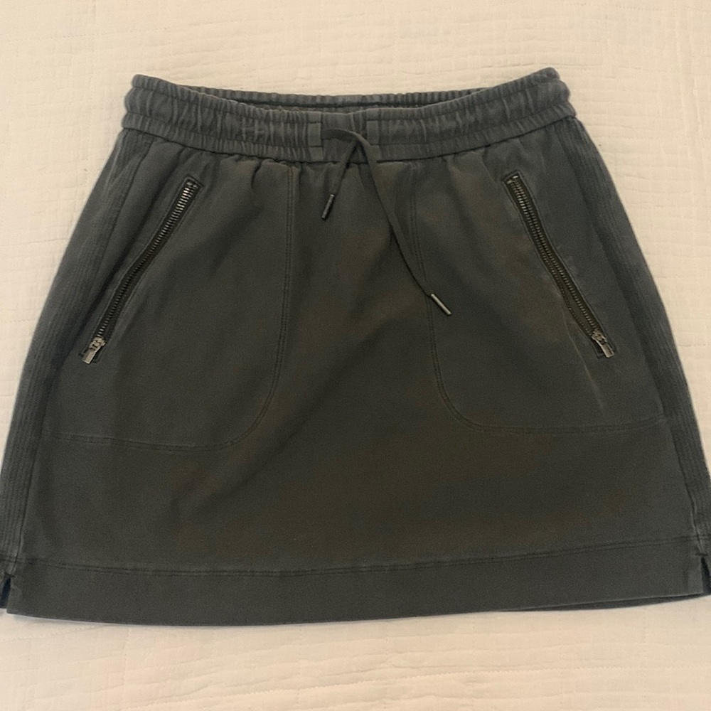 Athleta mini skirt